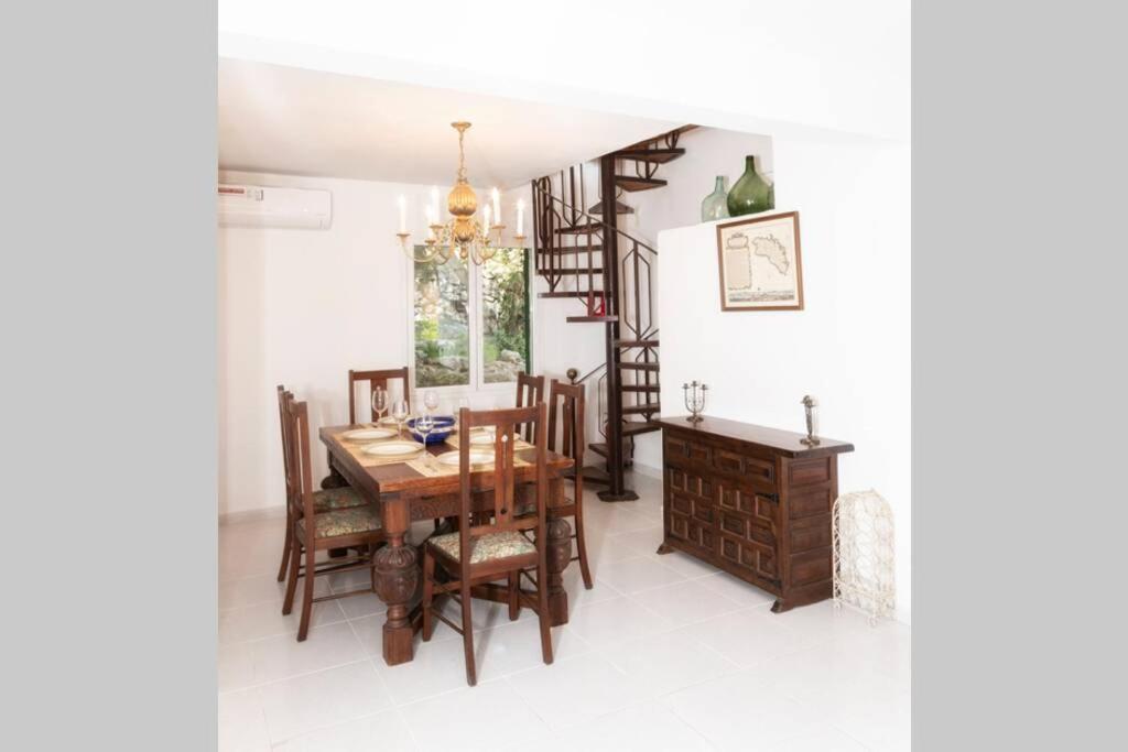 Villa Cecylia Es Canutells Buitenkant foto