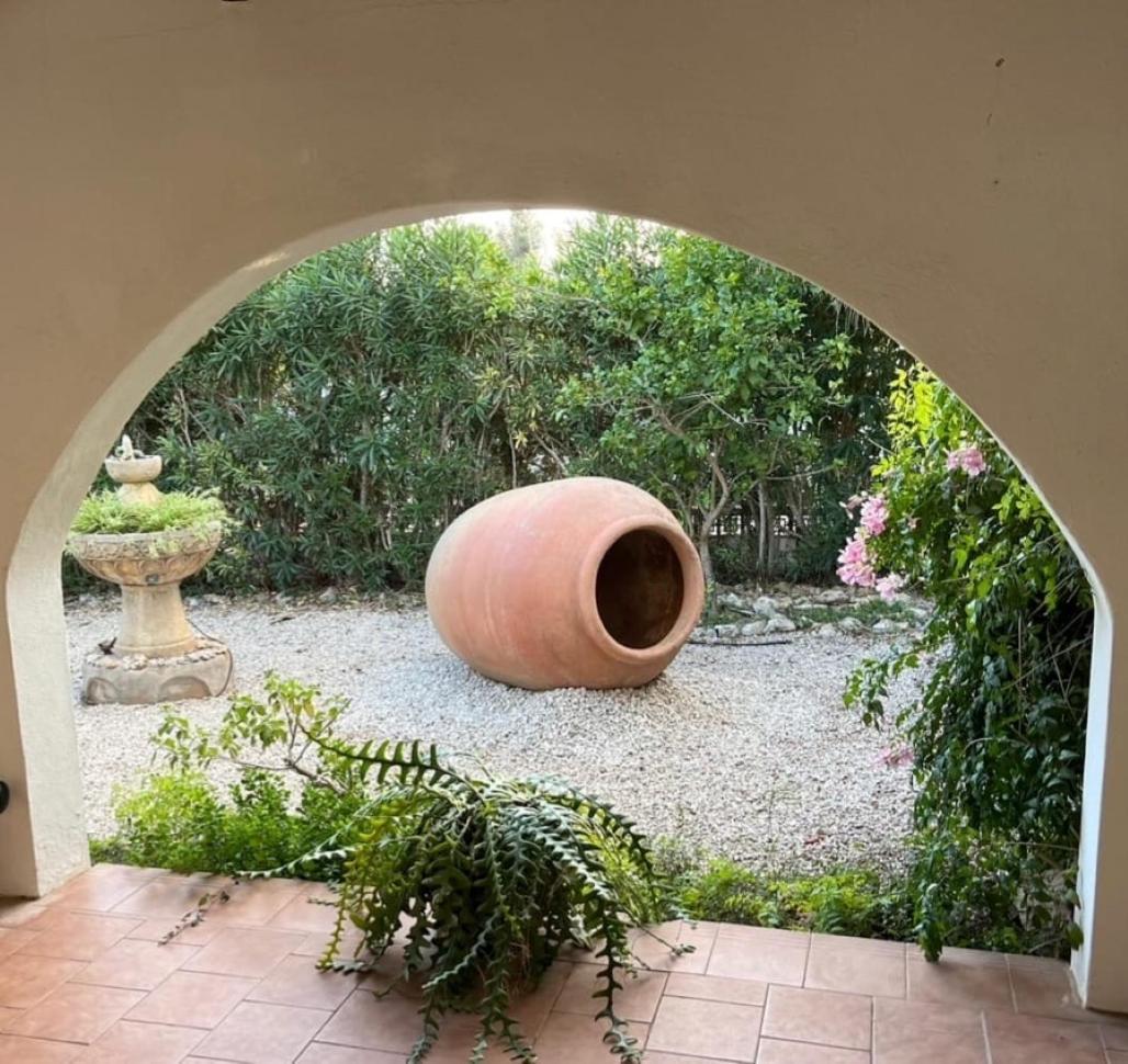 Villa Cecylia Es Canutells Buitenkant foto